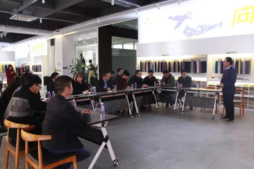 Warmly welcome the leaders of the Consumer Goods Division and related divisions to visit our company to explore the special research on the digital information transformation of the industry.