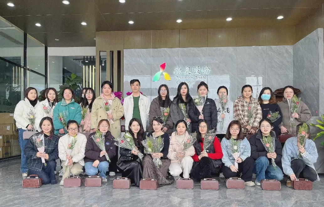 以“她”之名，绽放无畏精彩