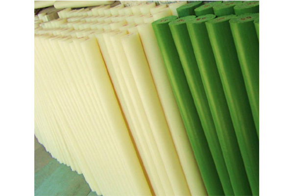 White and Green UHMWPE Rod