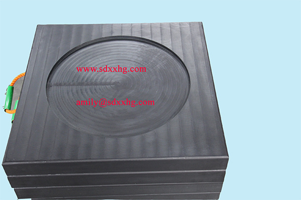 UHMWPE or HDPE outrigger pads/stabiliser