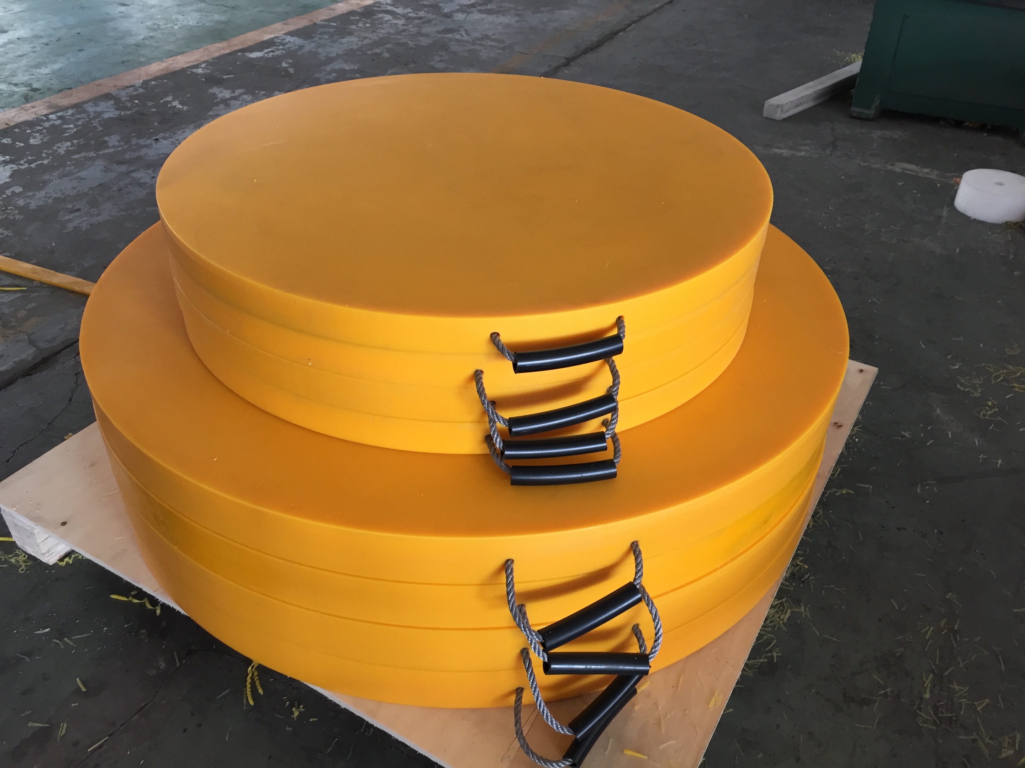 Yellow color with rouand shape  RV Crane stabilizer & outrigger pad