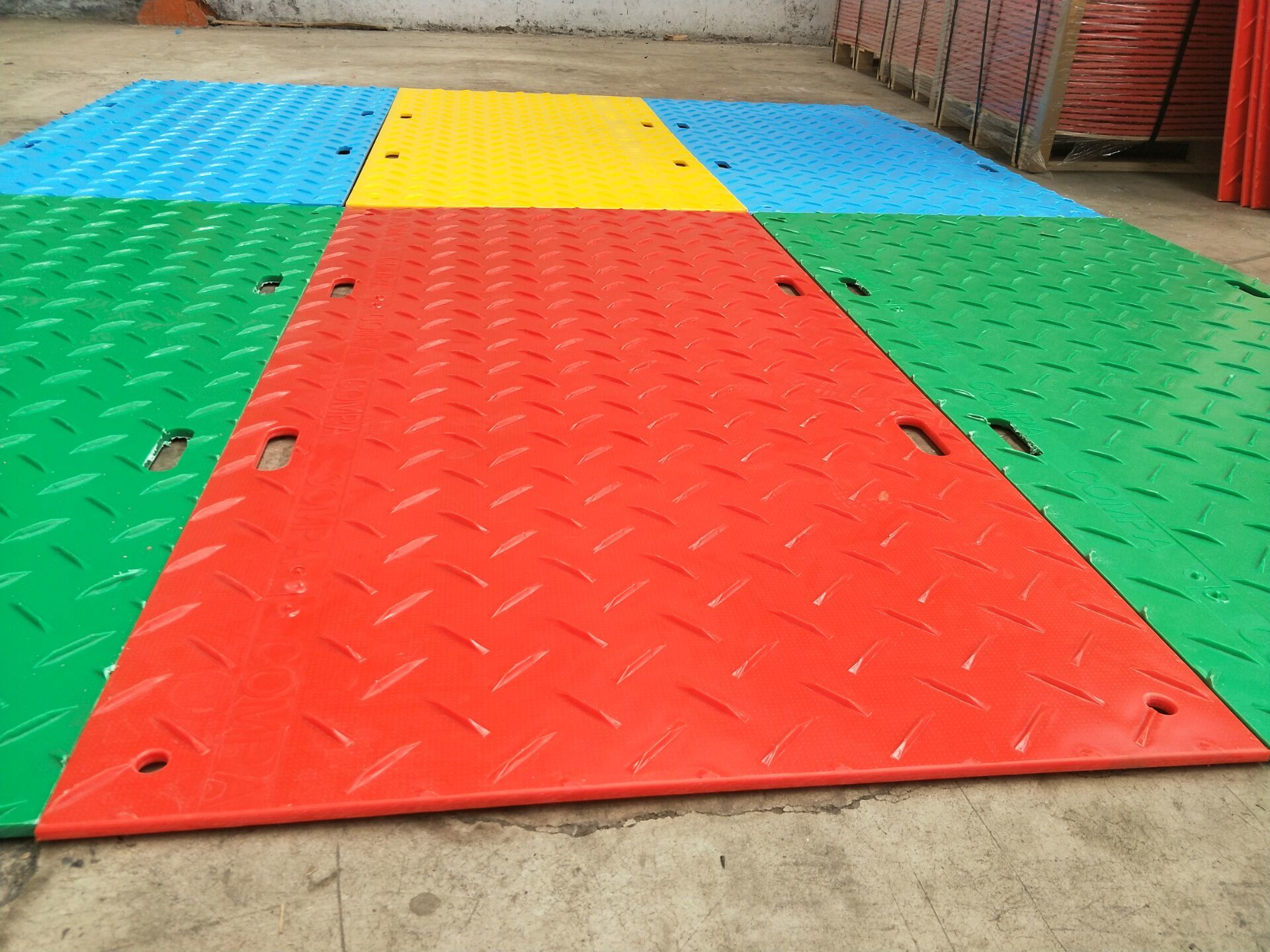 Heavy equipment access mats -access mats and temporary roads
