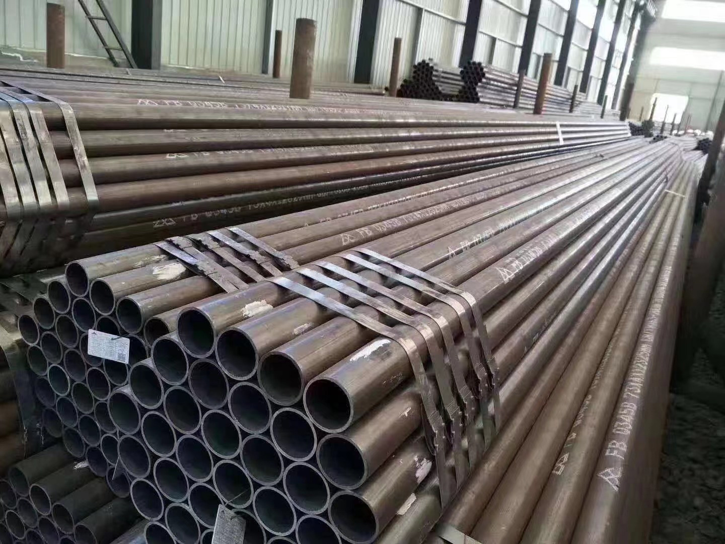 Hot Sale ASTM A53 ASTM A106 Sch 40 Oil and Gas Pipeline Hot Rolled Carbon Seamless Steel Pipe