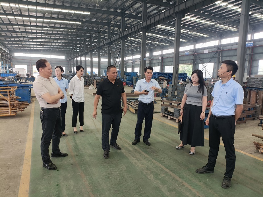 株洲市科協黨組成員、副主席林強一行走訪湖南正鑫科技發展有限公司