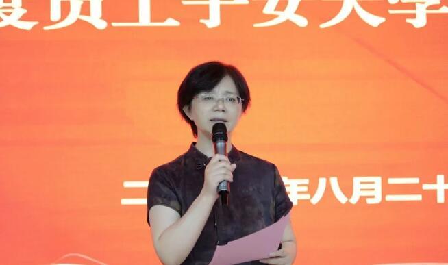 【魯泰新聞】魯泰建材舉行員工子女大學(xué)新生起航儀式