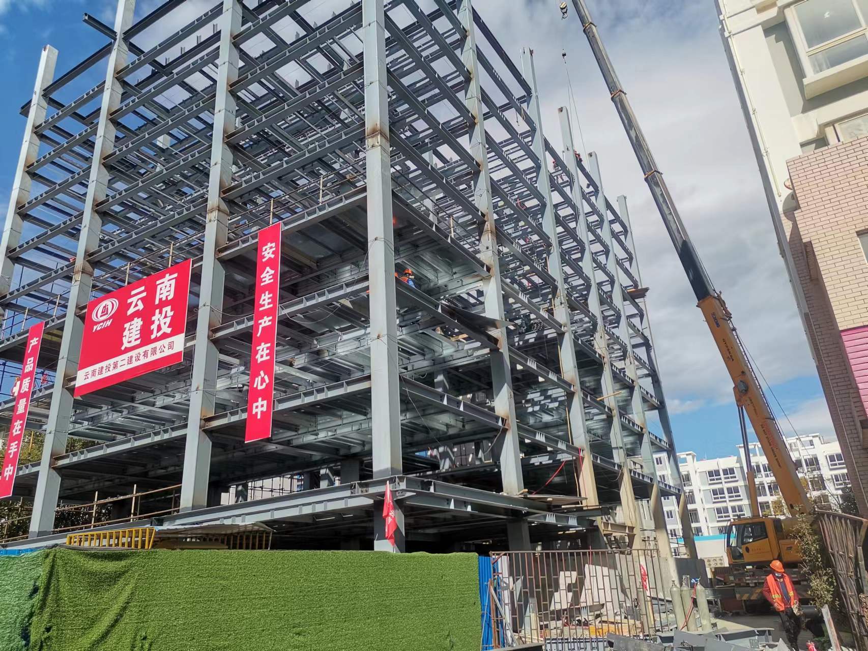 凤庆县中医院城市多功能停车场