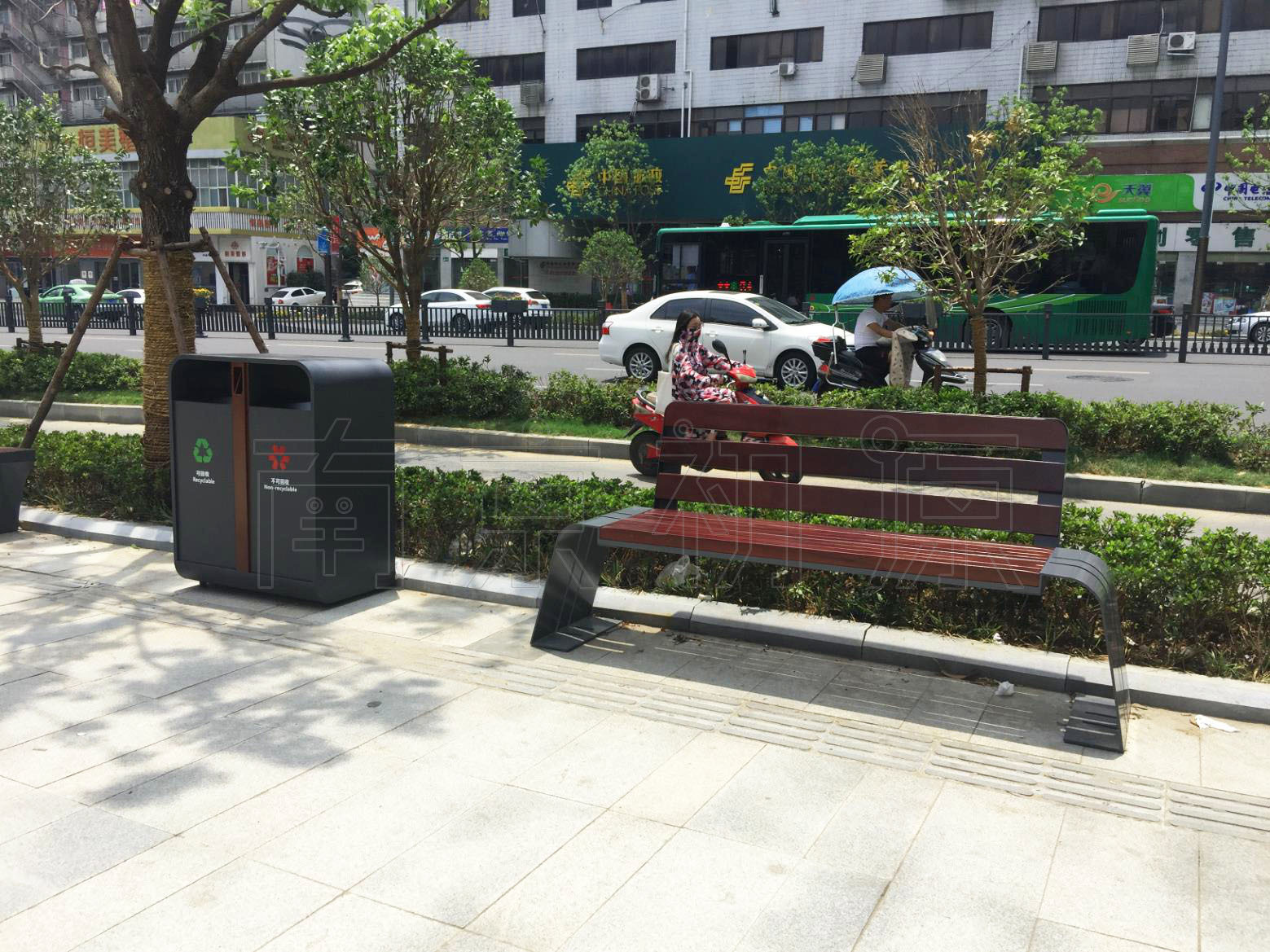 合肥城市家具案例,街道家具改造,户外长椅,分类垃圾箱,城市家具