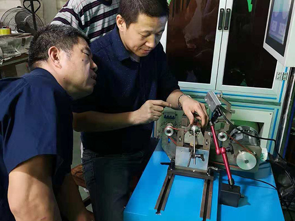 Guangzhou Zhuo Xuanjin followed up the on-site installation and commissioning of the customer's dynamic balancer