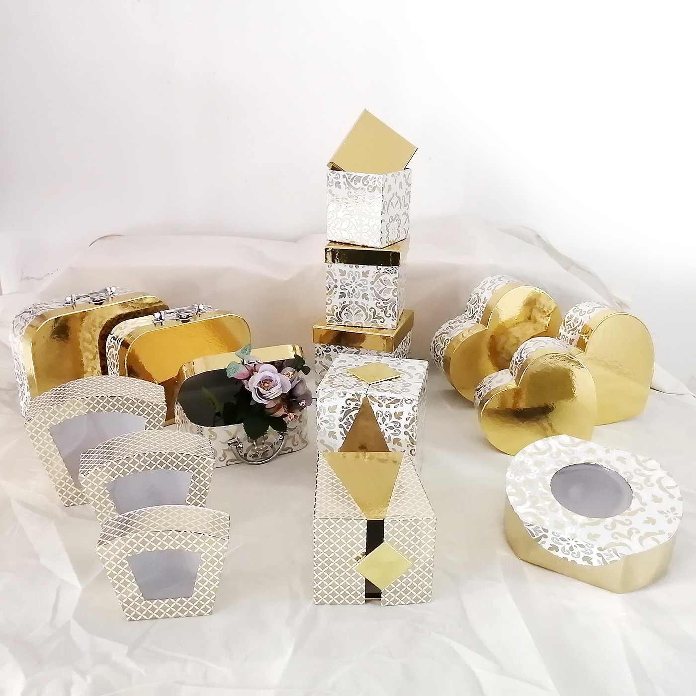 Gold deluxe gift box assortment