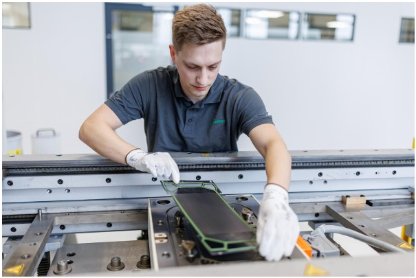 Schaeffler Develops Next-generation Bipolar Plates for Fuel Cell Drives