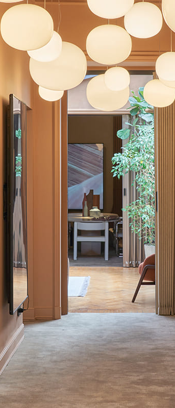 INTERIOR & CONTRACT
