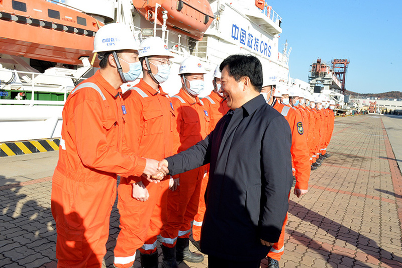 烟台市委副书记、市长郑德雁 莅临北海救助局走访并慰问一线救助船员