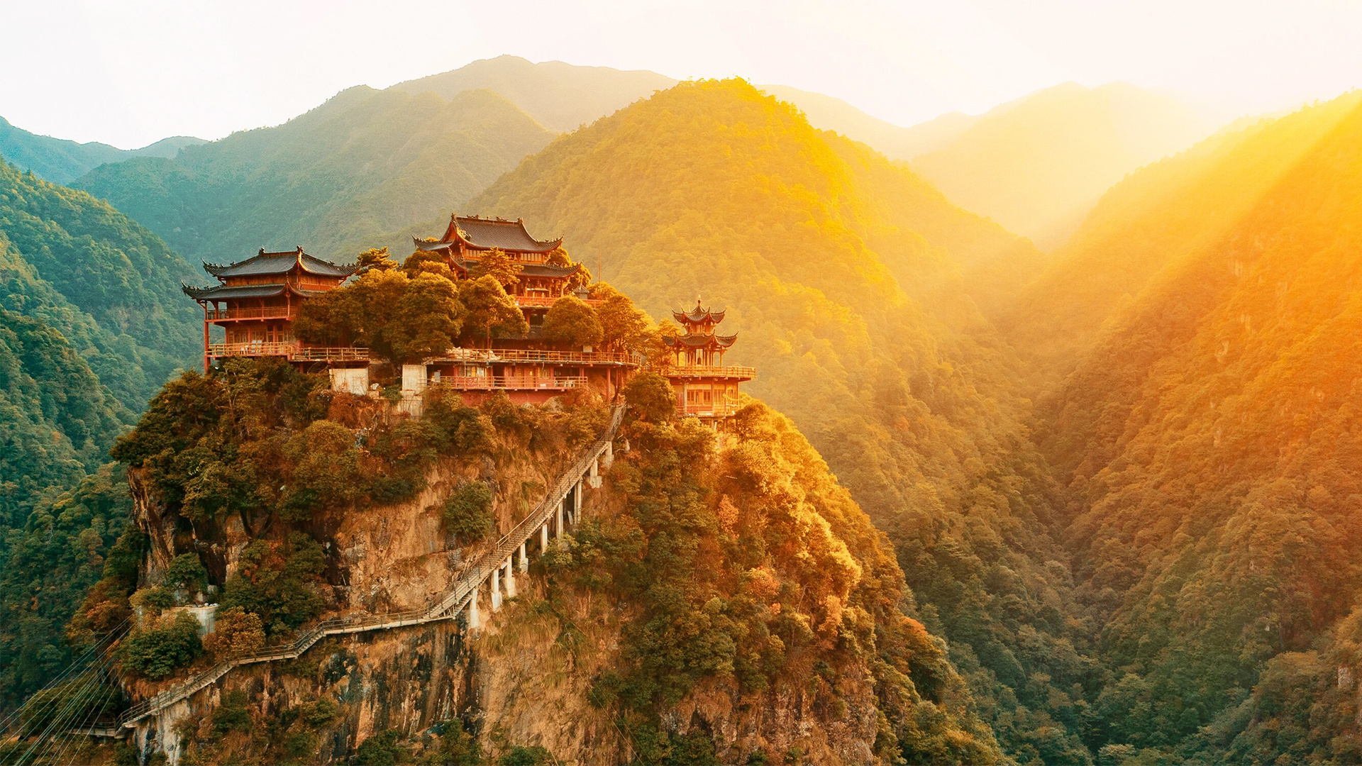 深秋,天师峰沐浴金光 深秋,天师峰沐浴金光