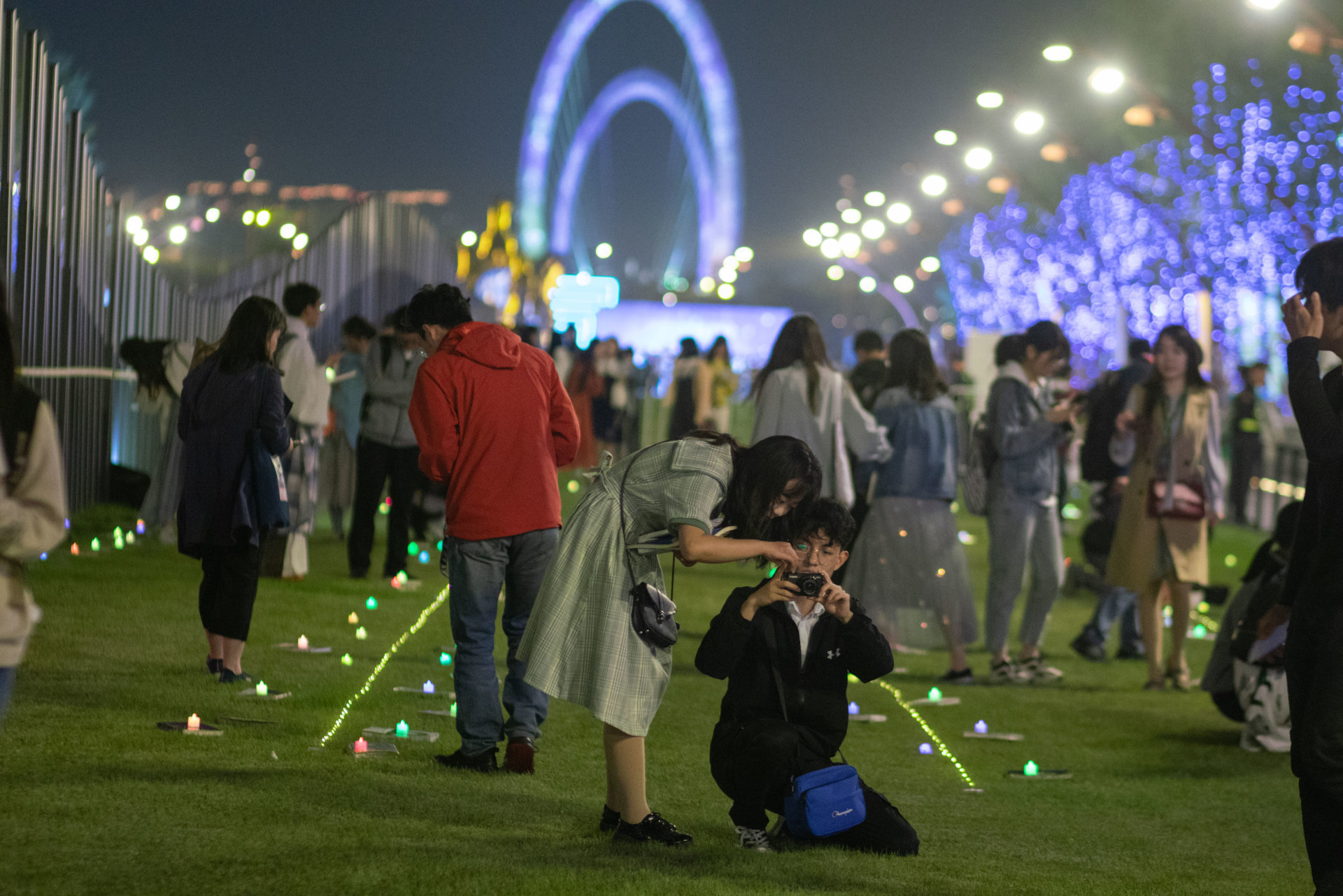 “以书换书，以书会友”——2019第五届南京城市萤火虫 换书大会在南京国际青年文化公园举行