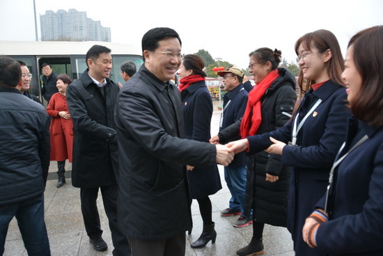春节里的河西滨江——有种过年叫坚守