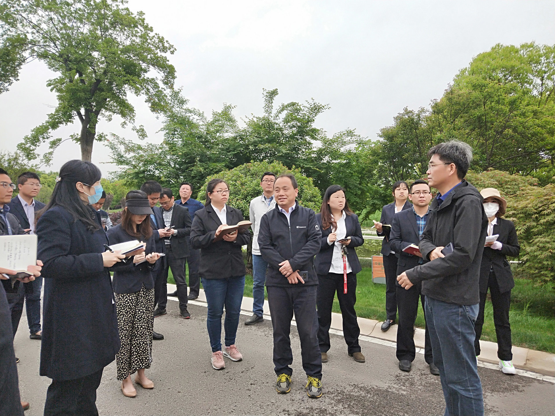互相学习、沿江互动，取长补短、共同进步 ——滨江公园赴江心洲生态科技岛开展园林绿化专题培训