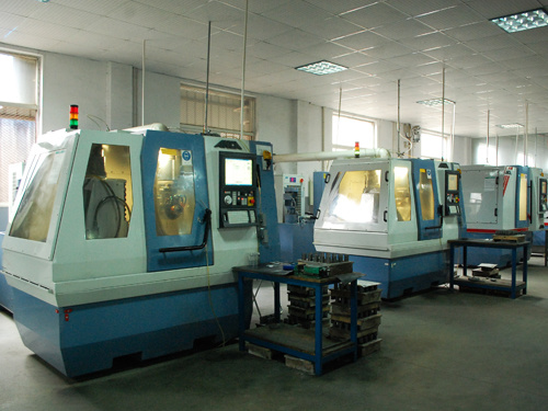 CNC TURNING MACHINE