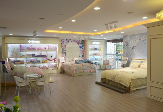 歌莉亞旗艦門店