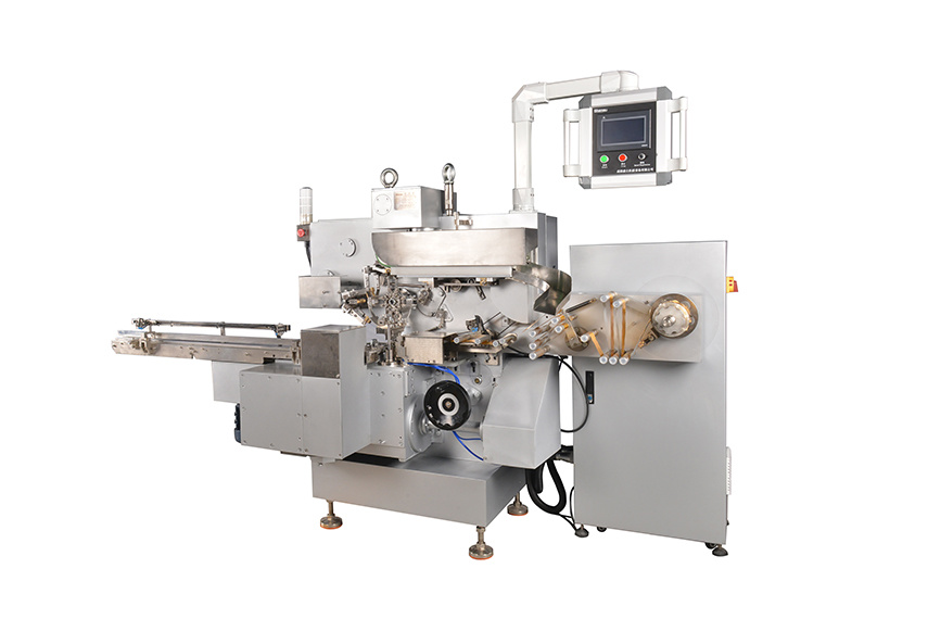 Automatic bottle-shaped chocolate packaging machine