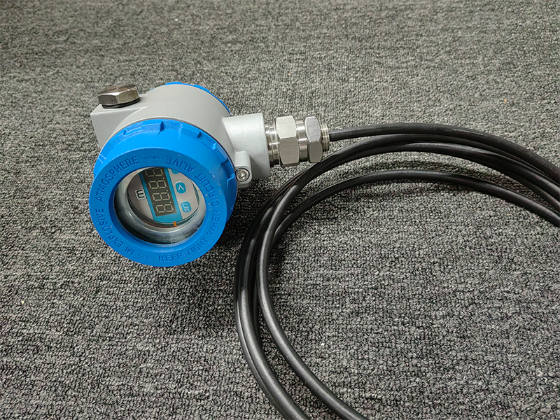 投入式液位变送器