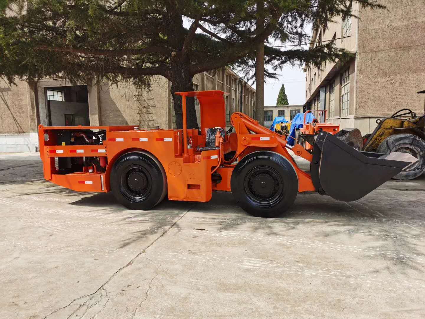 二手精修鏟運機