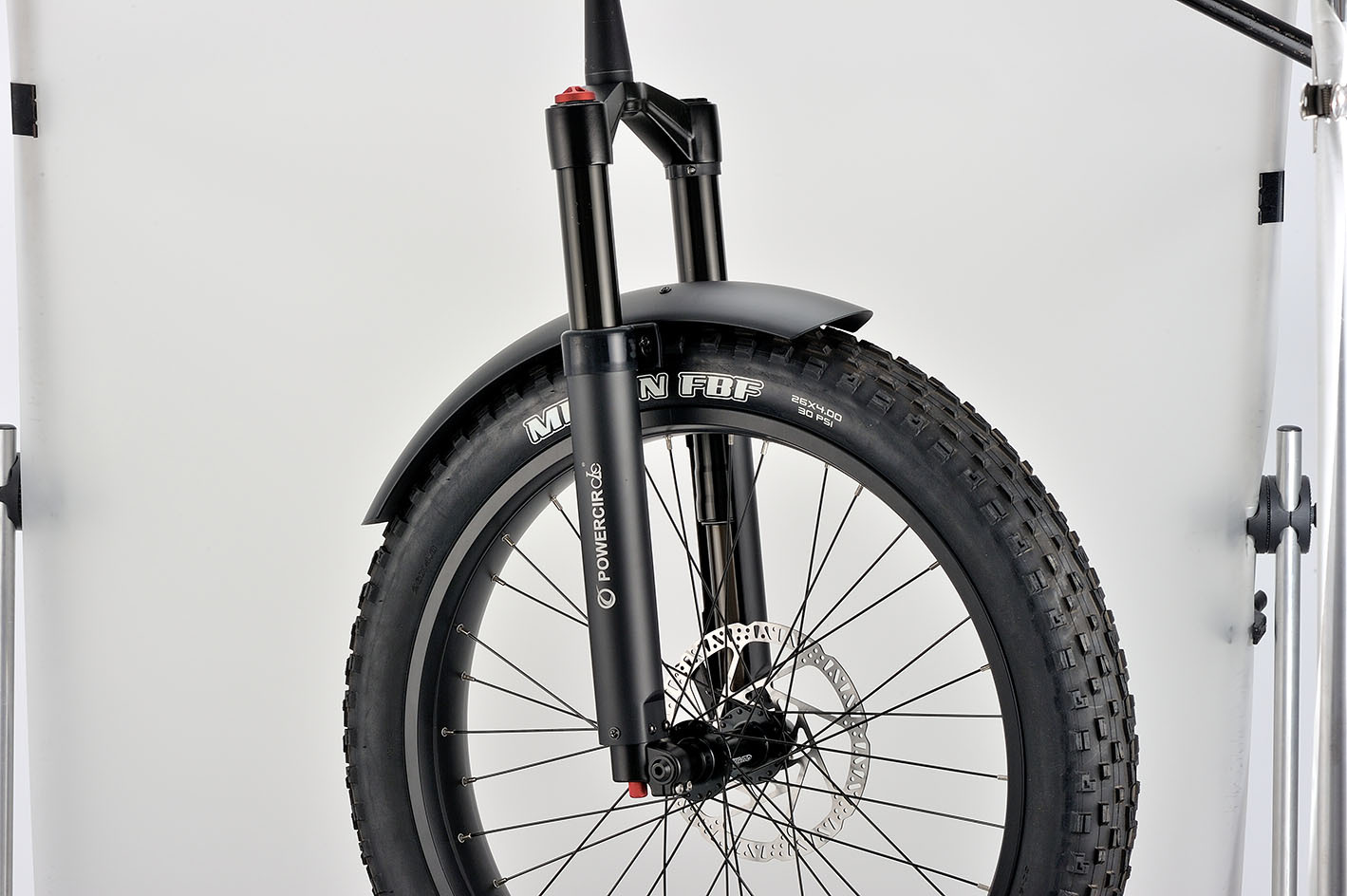 Inverted folk fender mounting