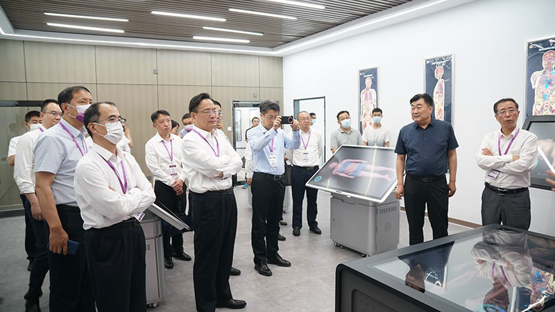 黃河流域醫學院校聯盟領導蒞臨數字人科技參觀指導