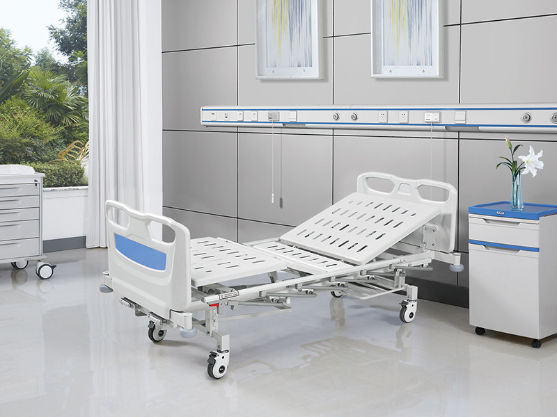018 Hand-cranked triple-fold hospital bed