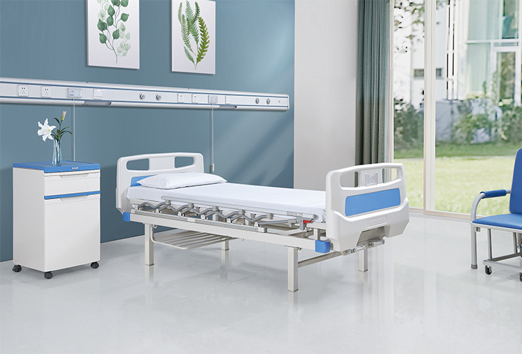 036-A Hand-cranked triple-fold hospital bed