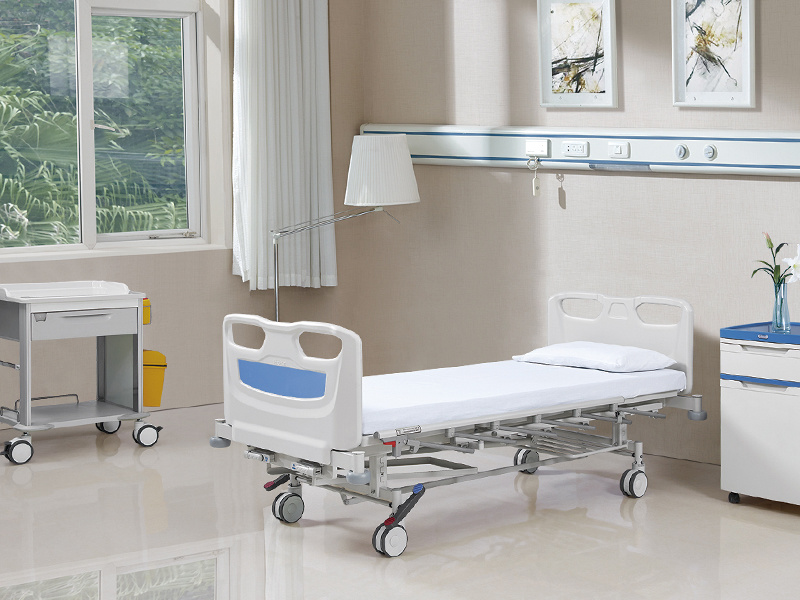 018-A Hand-cranked triple-fold hospital bed