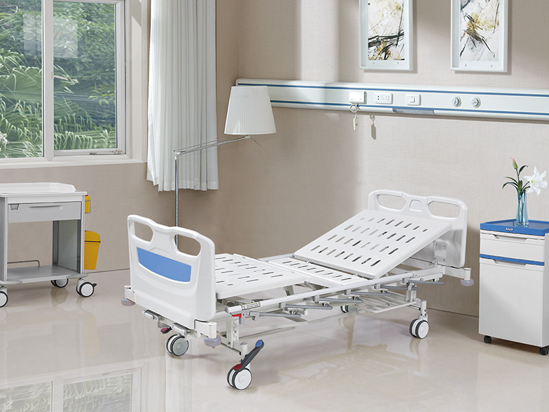 018-A Hand-cranked triple-fold hospital bed