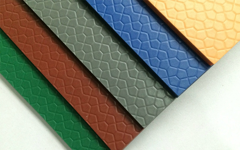 What are the common laying methods of PVC plastic floor? How to lay it?