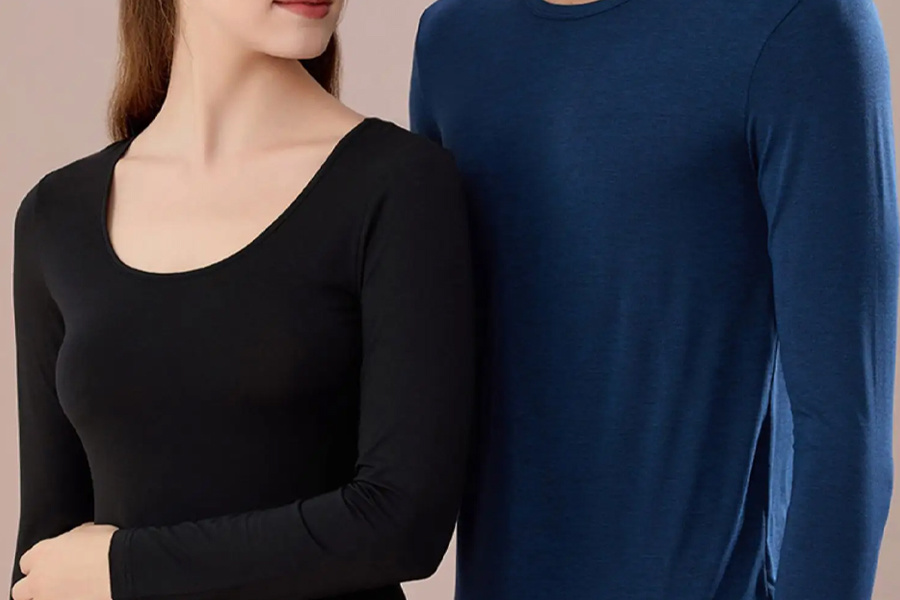 Winter wear split pyjamas, or Siamese Nightgown?