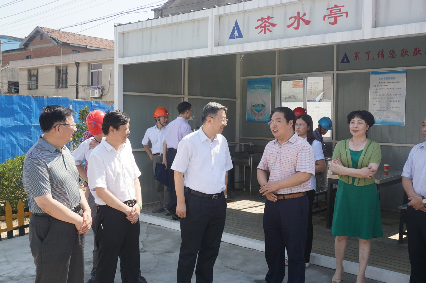 省总工会到我公司项目部慰问一线工人