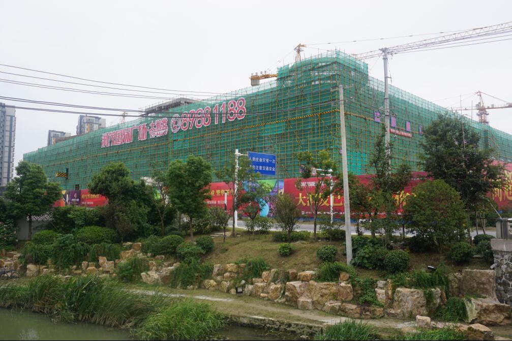图二为扬州润茂国际广场项目外景