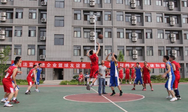 红安县国税局与我公司举行篮球对抗赛