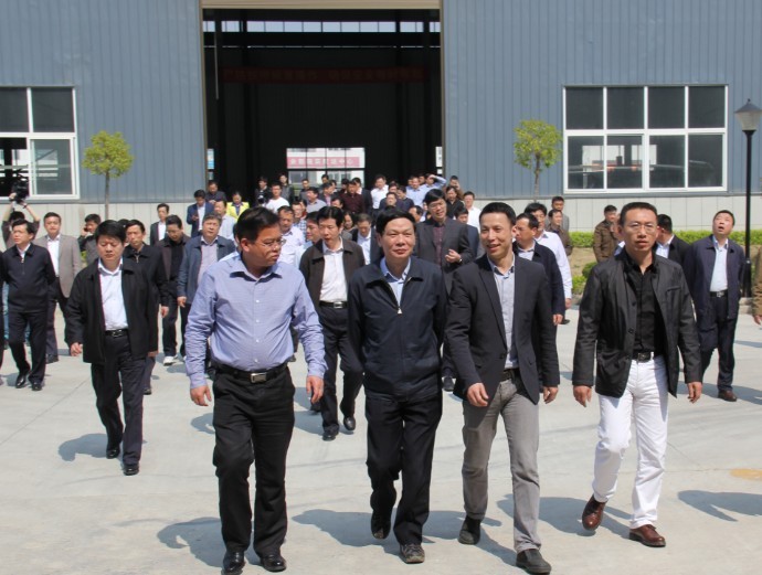 省委副秘書長應(yīng)代明一行到我公司參觀考察