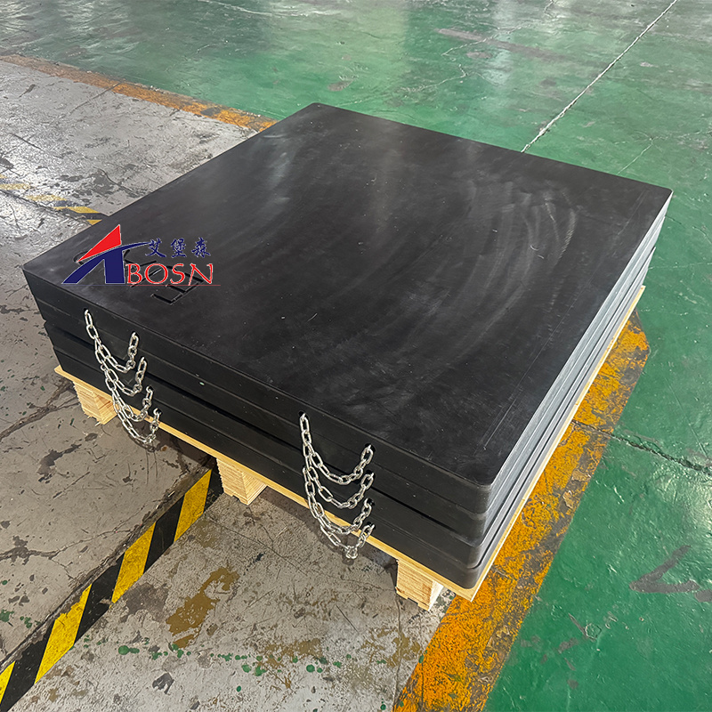 Heavy Duty UHMWPE Composite Outrigger Pad with Chain Heavy Duty UHMWPE Composite Outrigger Pad with Chain