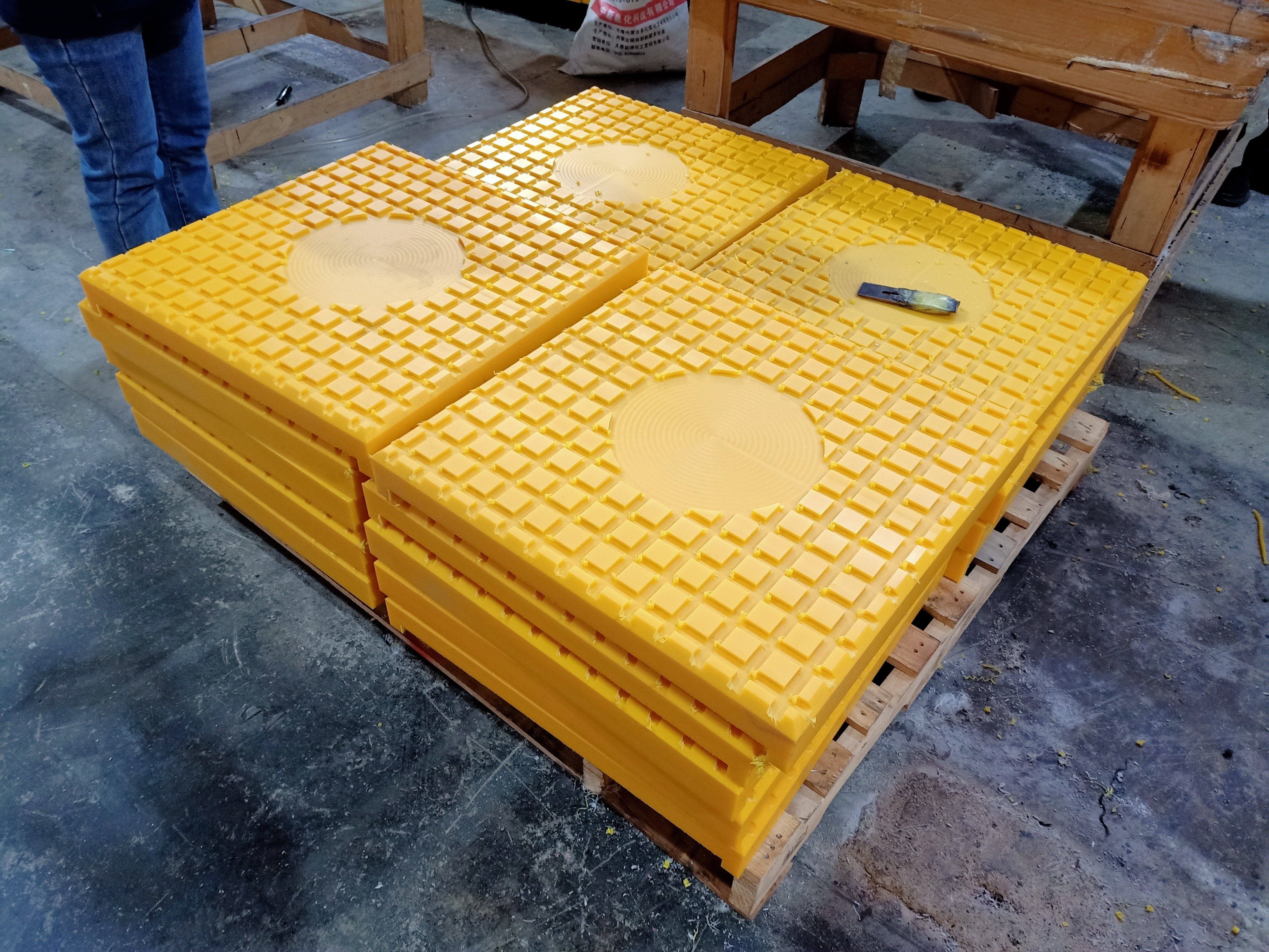 Abosn Customized shape Crane Outrigger Support Pads