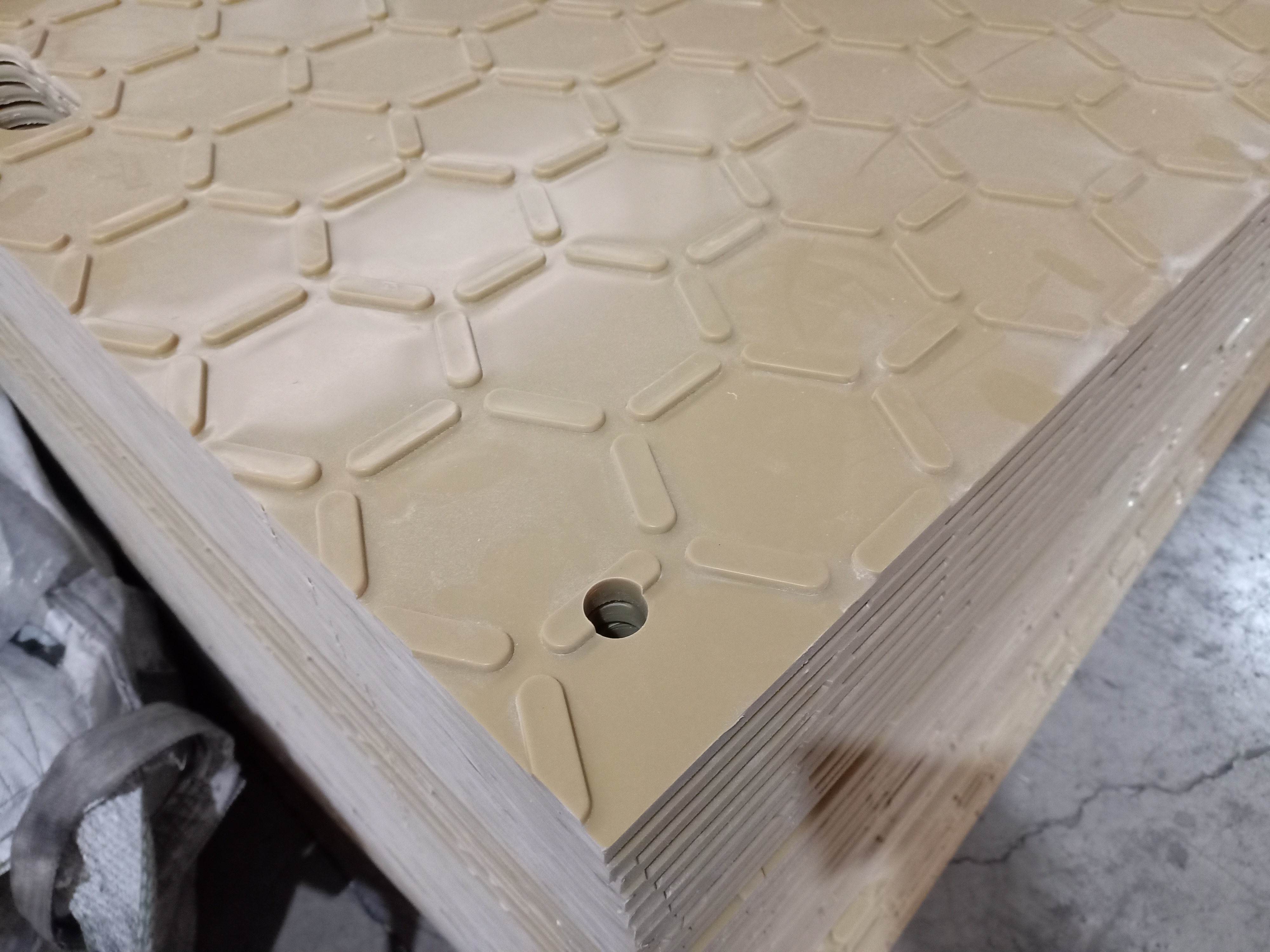 Abosn HDPE material base mat