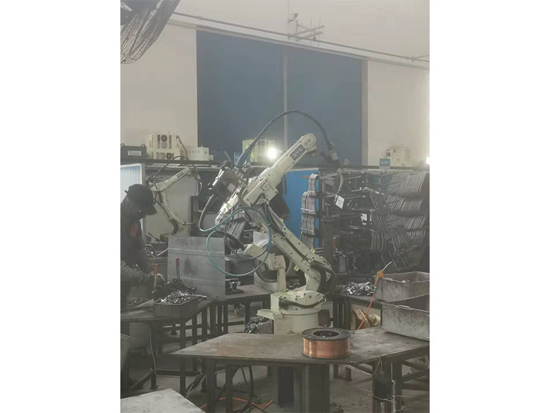 機(jī)械手焊接工位