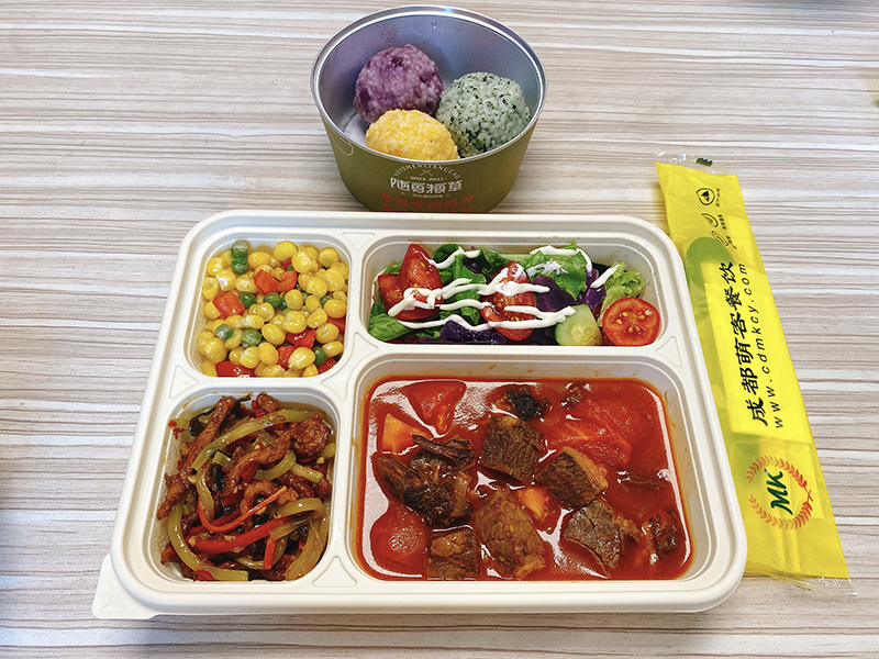 盒飯兩葷兩素