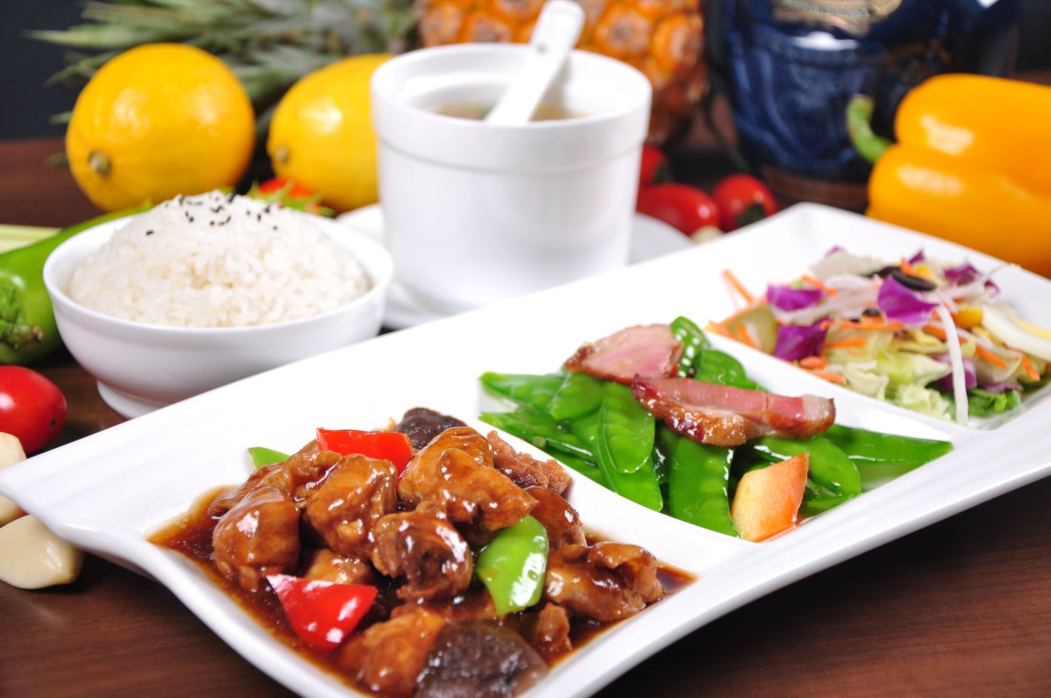 盒飯兩葷一素