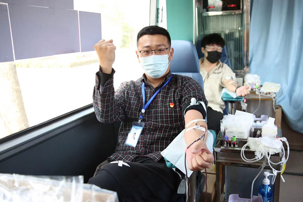 大众网烟台站组织开展无偿献血活动