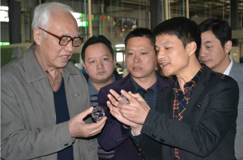 中國(guó)工程院院士段正澄率領(lǐng)的專家團(tuán)來我公司考察 中國(guó)工程院院士段正澄率領(lǐng)的專家團(tuán)來我公司考察