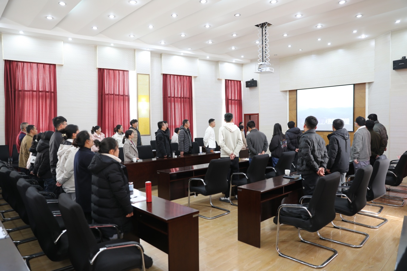 農業公司召開2024年度工作總結會暨表彰大會