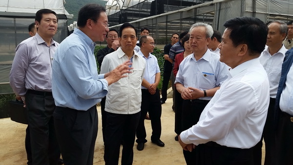 全国人大副委员长李建国考察英茂花卉禄劝基地