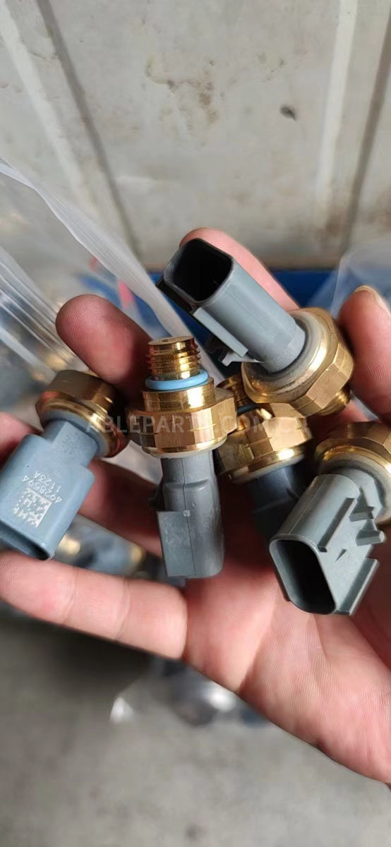 Engine oil pressure sensor