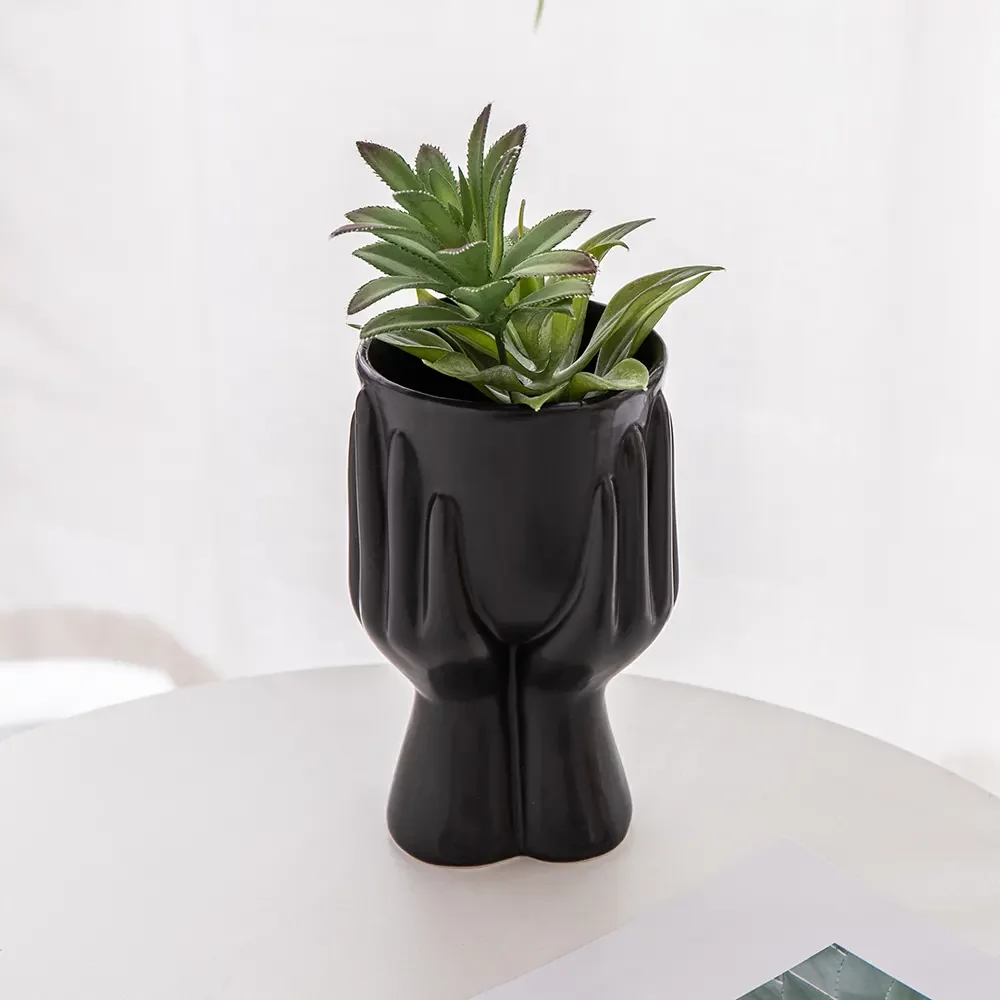 Creative Vertical Flowerpot Designs to Elevate Your Home Decor