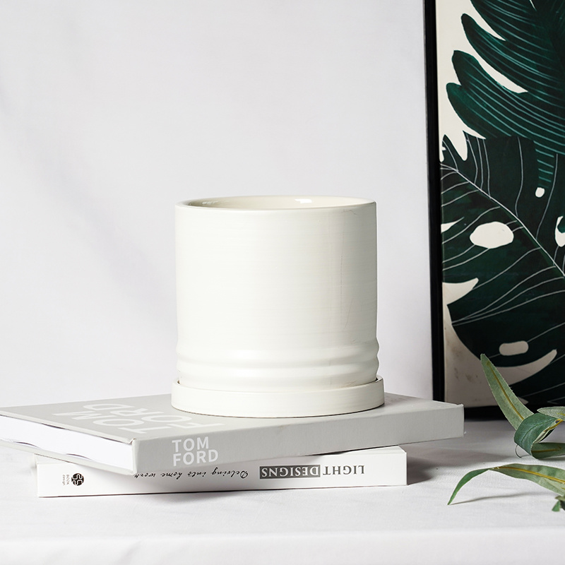 Flower pot protrusion